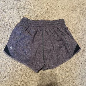 lululemon heather grey high rise hotty hot shorts 2.5